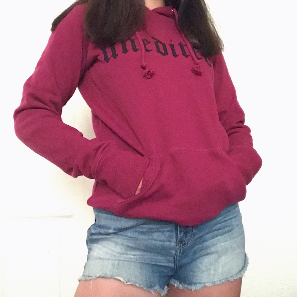 Cotton On graphic burgundy hoodie